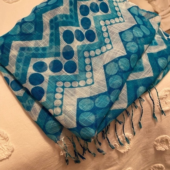 Blue and White Boutique Scarf - Picture 6 of 6